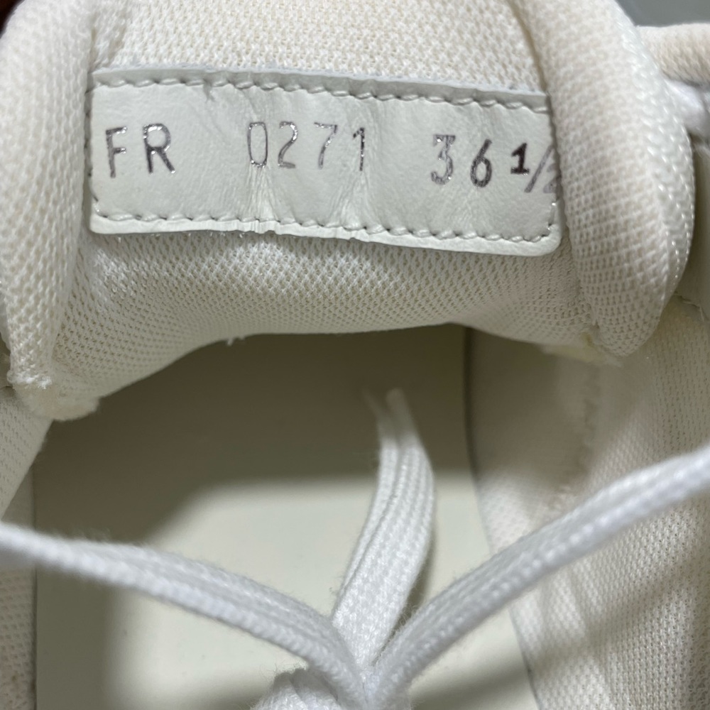 GIVENCHY
White GIV 1 Light Runner Sneakers Women’s EU 36.5/US 6.5 $895. - Picture 5 of 11